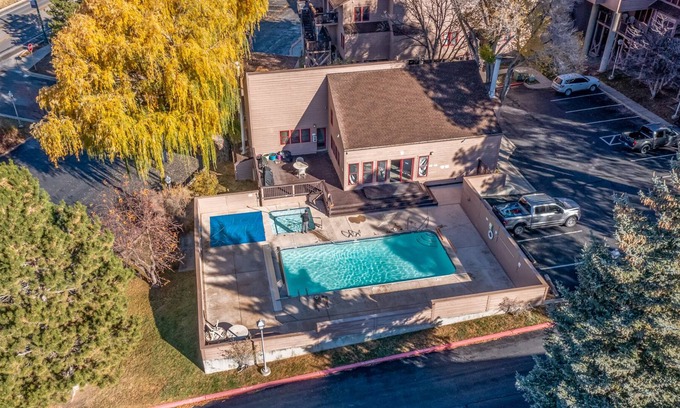 Durango Condo | Cozy Durango Condo with Pool, Sauna, and Hot Tub