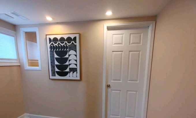 York Regional Municipality House | Cozy Entire Unit In Newmarket with 4k tv w/dryer much more !