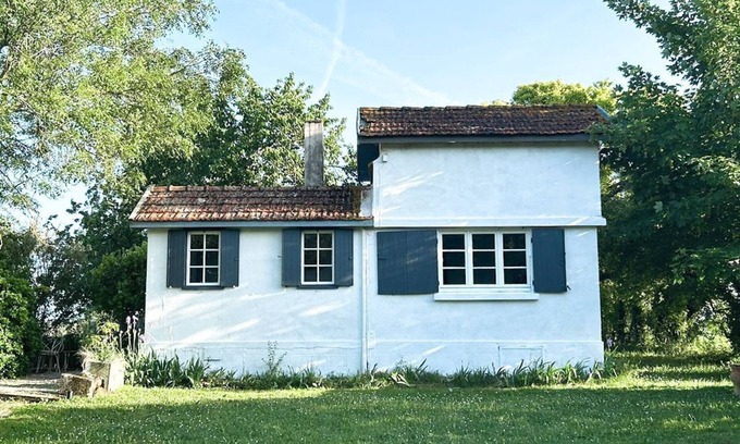 Voissay Villa | Cozy Escape in the Country - We're Pet-Friendly!