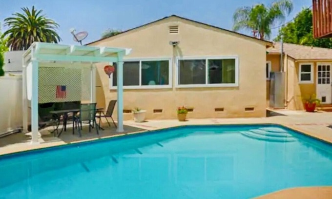 NoHo Arts District House | Cozy family cottage with pool. Near Universal Studios + Los Angeles hotspots!