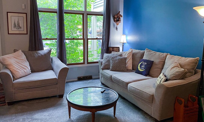 Clifton Park Other | Cozy, family-friendly townhouse with pool access