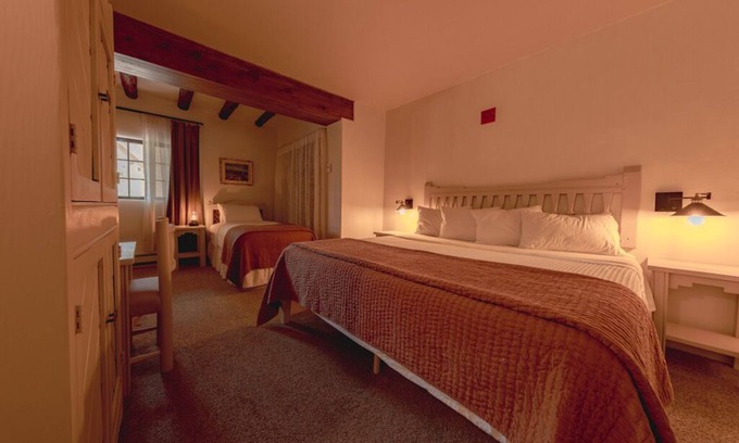 Taos Apartment | Cozy Family Room - 15