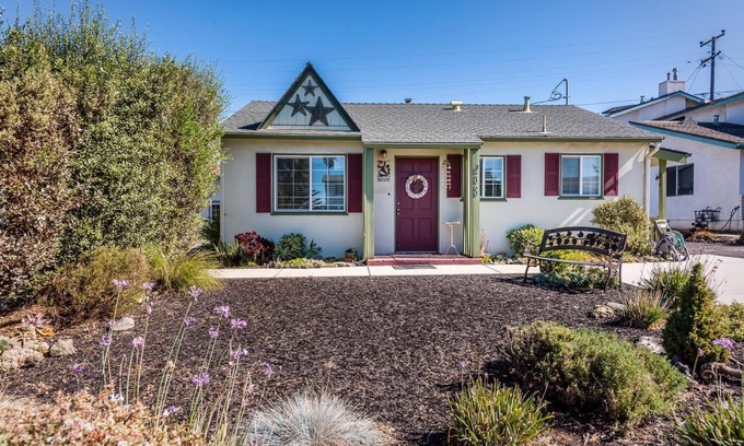 Morro Bay House | Cozy Family Vacation Home.Winter/Holiday Ready Short Drive To The Beach