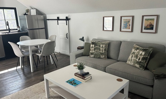 Parkland County House | Cozy farmhouse style loft with lake access!