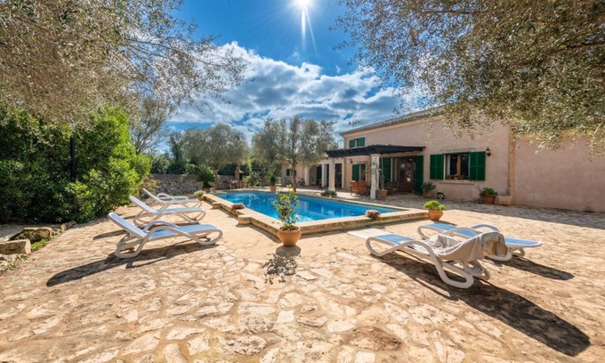Felanitx House | Cozy finca for cat-friendly guests
