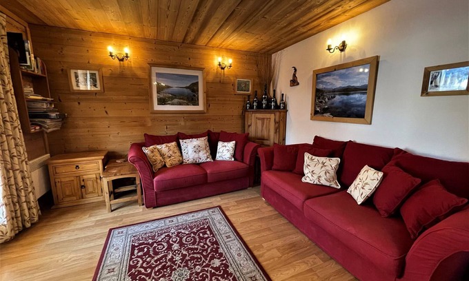 Saint-Martin-de-Belleville Apartment | Cozy 3-Room Cabin Apartment for 6 near Slopes in St Martin de Belleville