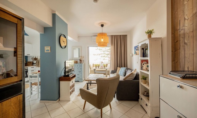 Nea Chora Apartment | Cozy, fully equipped seaview-apartment in Chania only 50m from the sandy beach.