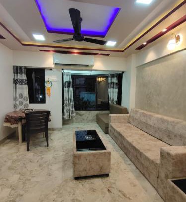 Pali Hill Apartment | Cozy Furnished Apartment One Block From The Ocean