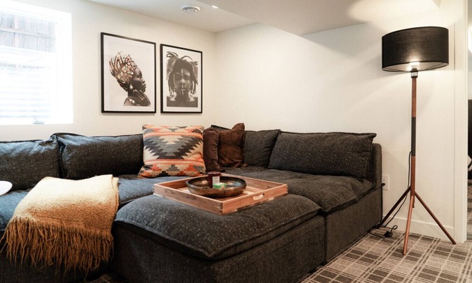 Summit - University Apartment | Cozy Garden Level Suite in Historic Saint Paul Cathedral Hill