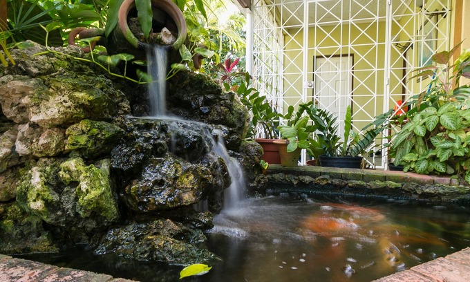 Eastwood Park House | Cozy Garden Suite near Sovereign On The Boulevard, Red Hills