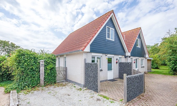 Den Burg House | Cozy & Green Texel Escape for Two
