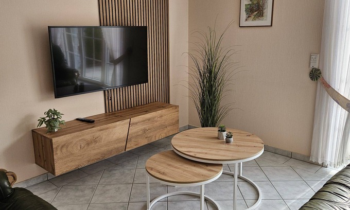 Lieser Apartment | Cozy guest house Binz-Meyer Fewo Paulsberg in Lieser with garden view