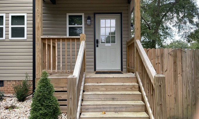 Hickory House | Cozy Guest House located near downtown! nnnnnnnnnnnnnnnnnnnnnnnnnnnnnnnnnnnnnnnn