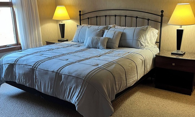 Port Matilda House | Cozy Guest House on Working Farm, 15 mins from PSU/Beaver Stadium