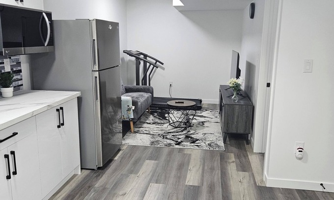 Winnipeg House | Cozy Guest Suite with Private Entrance