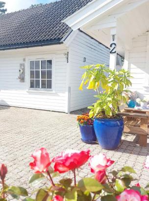 Hvasser Apartment | Cozy Guesthouse with Private Garden