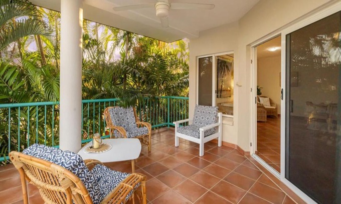 Cullen Bay Apartment | Cozy Heaven in Leafy Larrakeyah