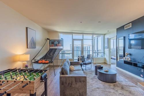 Downtown Phoenix Apartment | Cozy HighRise 23th Flr,Gym,Parking,Pool,W-D,Golf