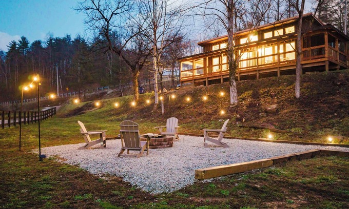 Campton Cabin | Cozy hiker’s retreat with relaxing hot tub.