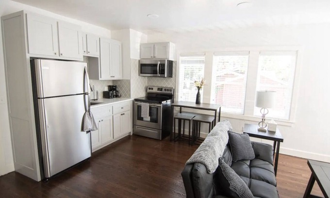 Midtown Apartment | Cozy Historic 1BD near Downtown