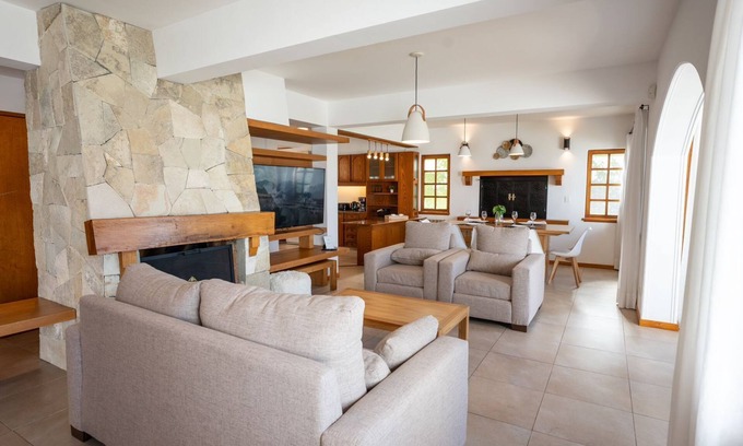 Belgrano House | Cozy House Lake and Mountain View