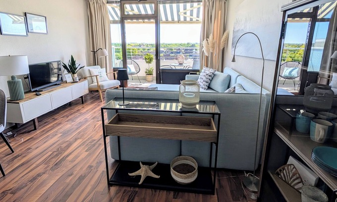 Wendtorfer Strand Apartment | Cozy Holiday Apartment with Limited Sea View near the Beach in Wendtorf