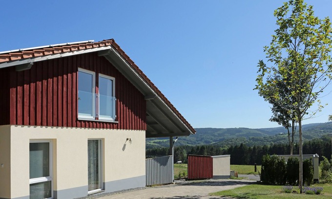 Overath House | Cozy holiday home with a magnificent view