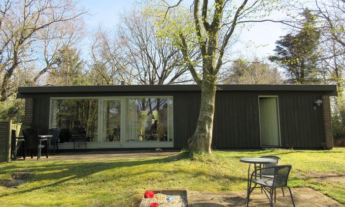 Ejerslev Cottage | Cozy holiday house located close to Ejerslev Harbour. Egen row boat.