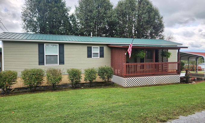 Telford House | Cozy home 5 Mins from Historic Jonesborough!