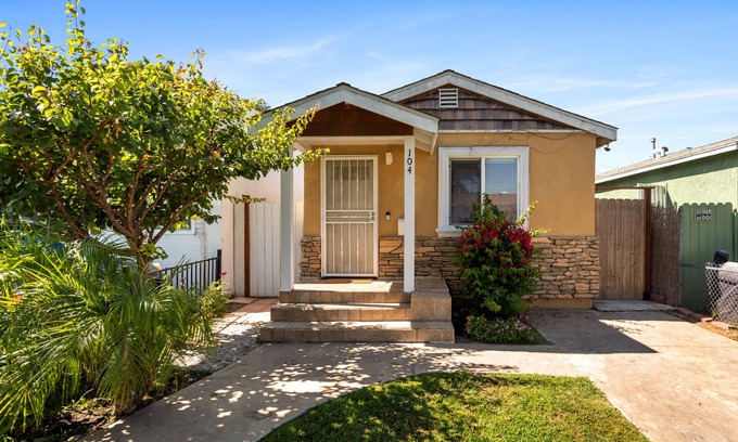 North Long Beach House | Cozy Home close to the Beach