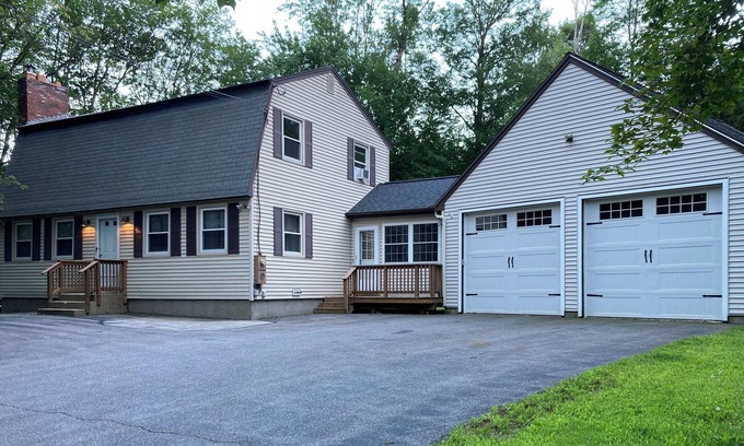 Litchfield House | Cozy Home in a small farm town