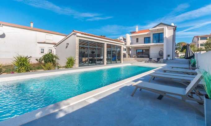 Biograd na Moru House | Cozy home in Biograd na Moru with sauna