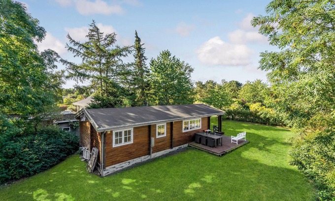 Bog By House | Cozy home in Bogø By with WiFi
