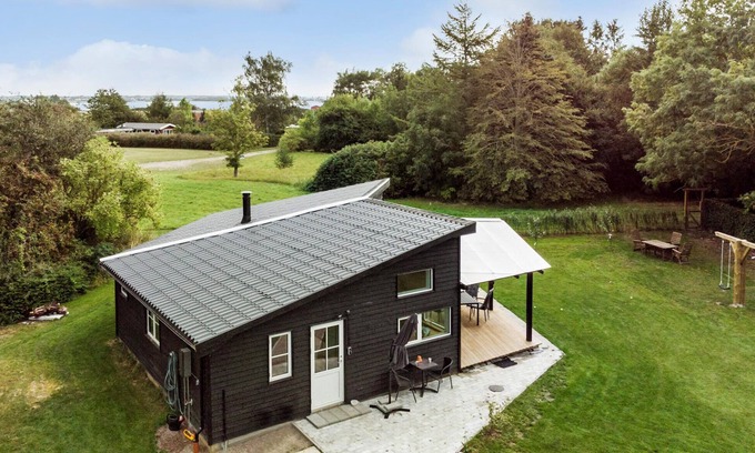 Bog By House | Cozy home in Bogø By with WiFi