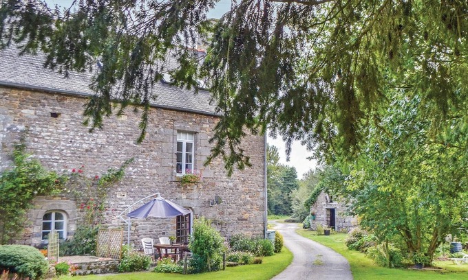 Bonnemain House | Cozy home in Bonnemain with WiFi