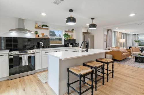 McKinney House | Cozy Home in Downtown McKinney with Backyard