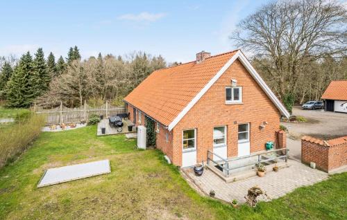 Engesvang House | Cozy Home In Engesvang With Wifi
