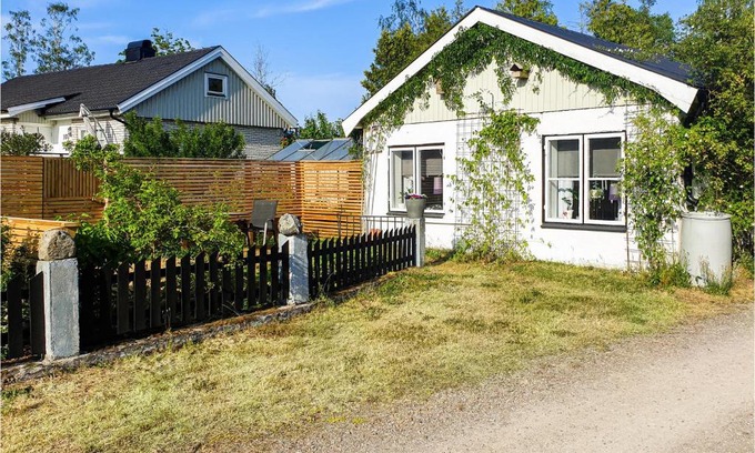 Farjestaden House | Cozy Home In Färjestaden With Wifi