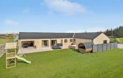 Hadsund House | Cozy Home In Hadsund With Sauna