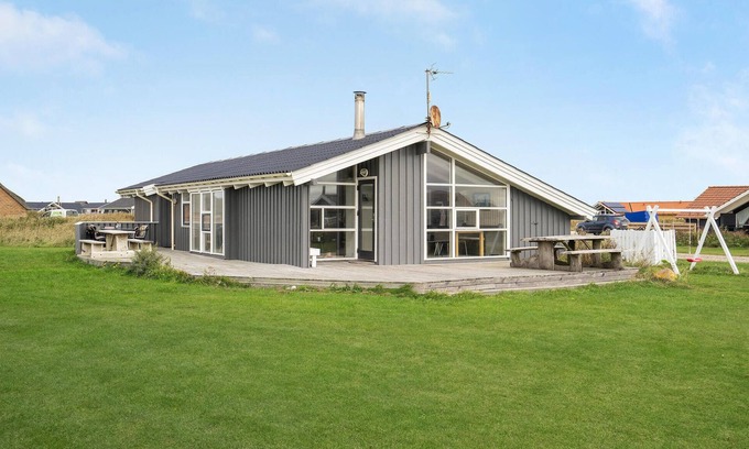 Vrist Strand House | Cozy home in Harboøre with sauna