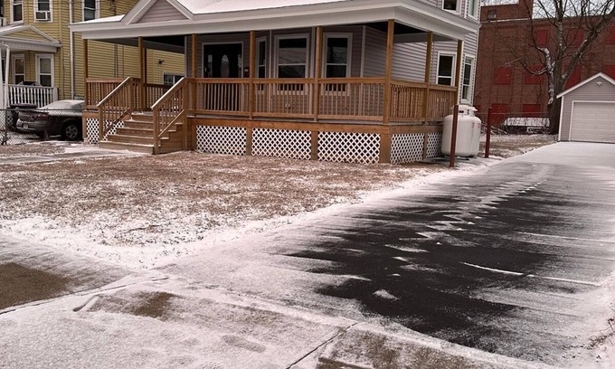 Holyoke House | Cozy Home in Holyoke with 3 bedrooms