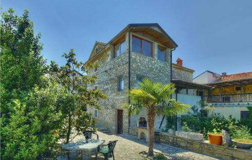 Kastel House | Cozy Home In Kastel With Wifi