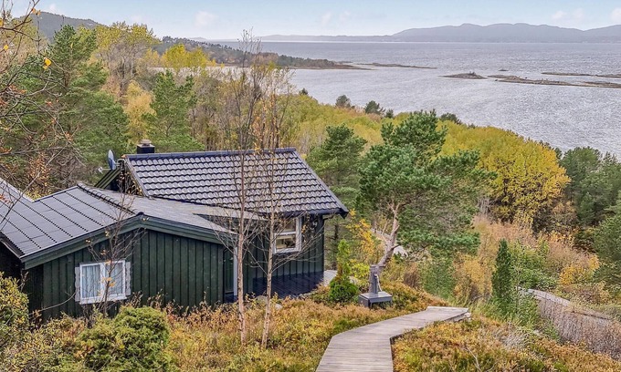 Hemne House | Cozy home in Kjørsvikbugen with WiFi