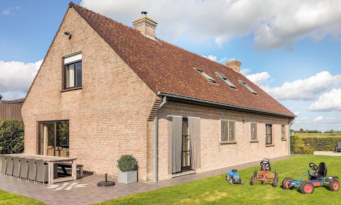 Reninge House | Cozy home in Lo-Reninge with WiFi