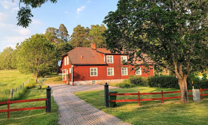 Mantorp House | Cozy home in Mantorp with WiFi