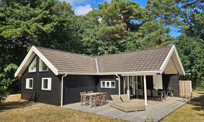 Bedegaard House | Cozy home in Nexø with sauna