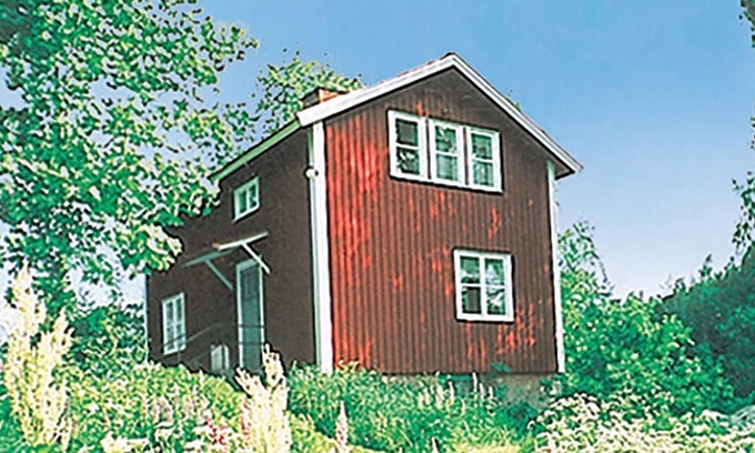 Gamleby House | Cozy home in Odensvi with kitchen