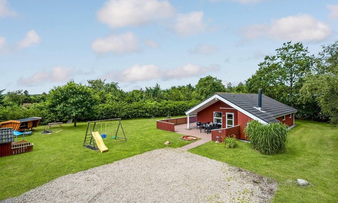 Jegum House | Cozy home in Oksbøl with kitchen