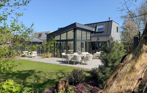 Ouddorp House | Cozy Home In Ouddorp With Wifi