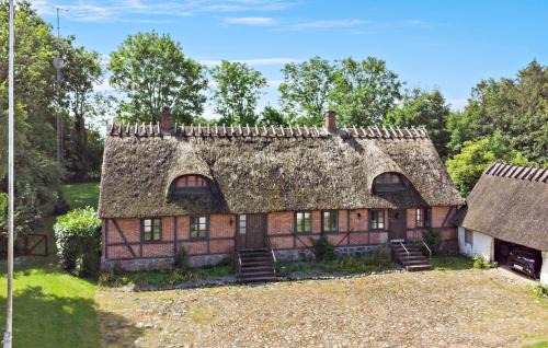 Praesto House | Cozy Home In Præstø With Kitchen